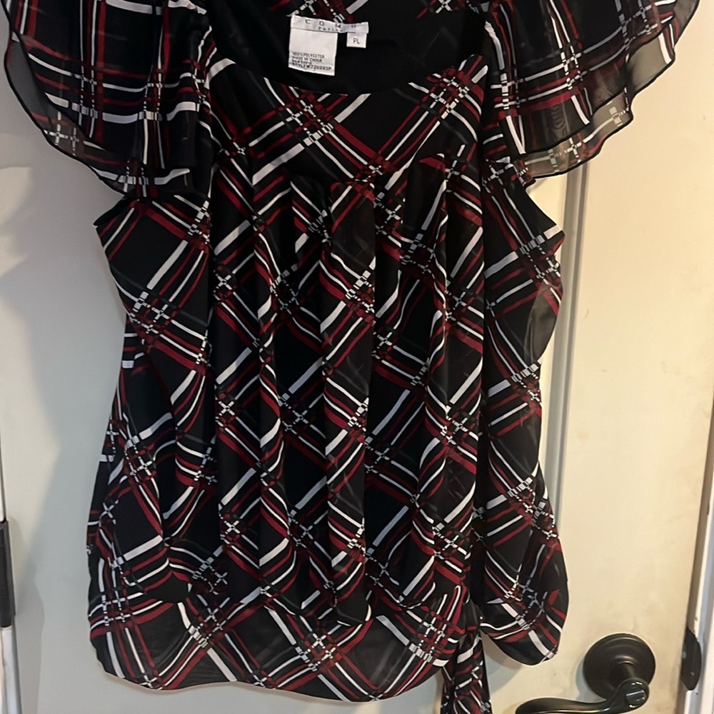 Women’s Petite Dressy blouse with cap sleeve tye at waist.